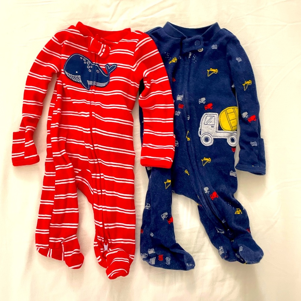 Carter’s newborn pajamas - set of 2